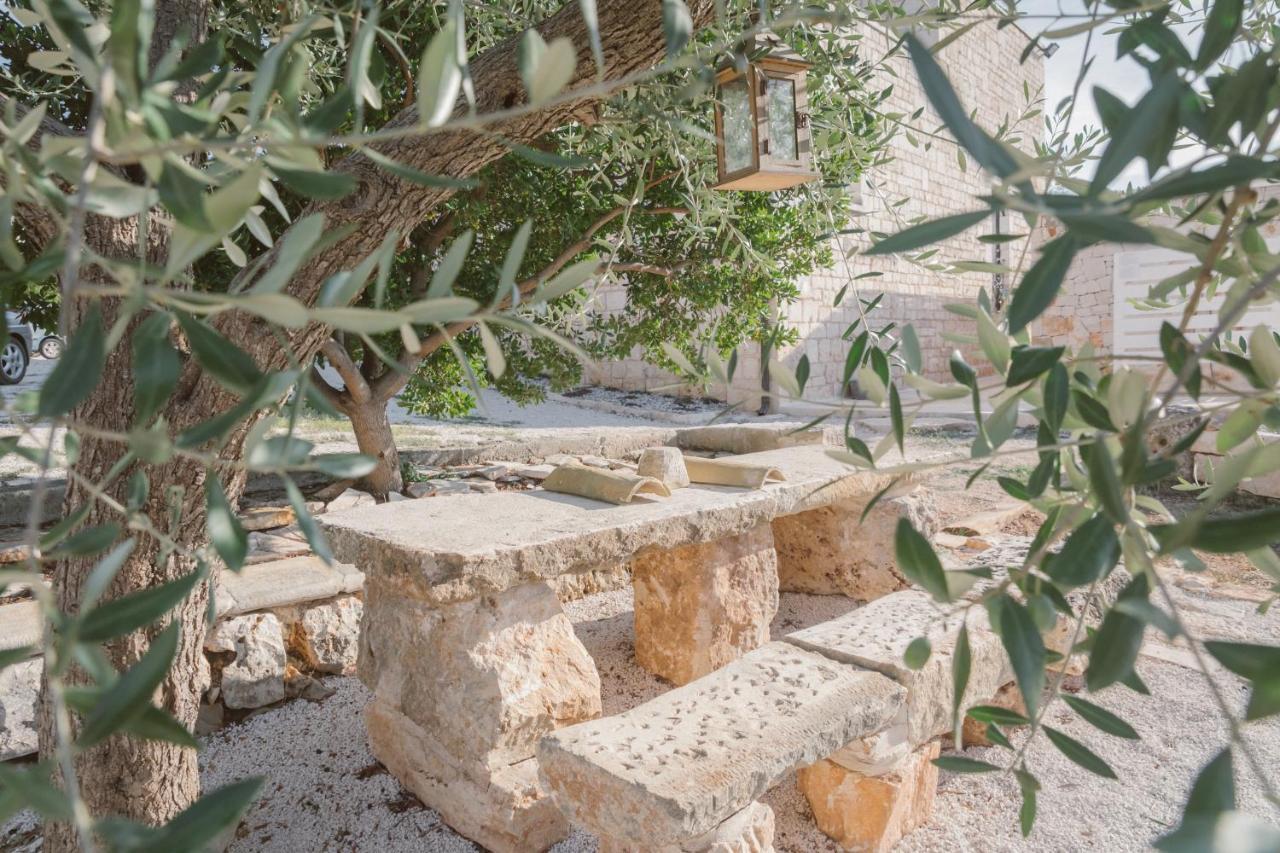 Trulli Harmonia Con Piscina - 알베르벨로 외부 사진
